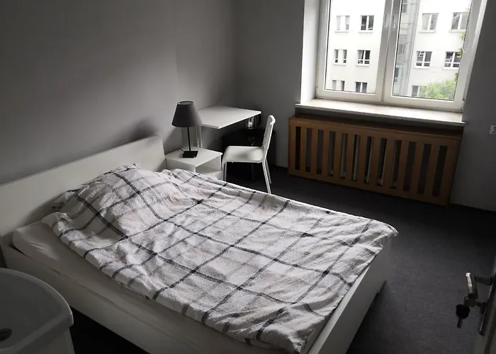 Проживание в семье Shire