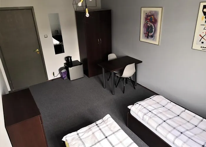 Проживание в семье Shire