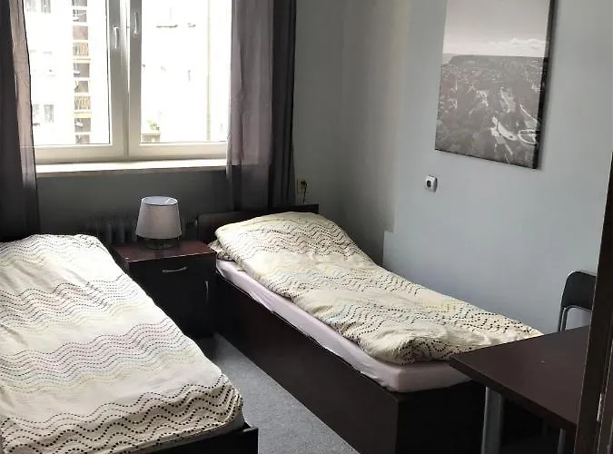 Проживание в семье Shire